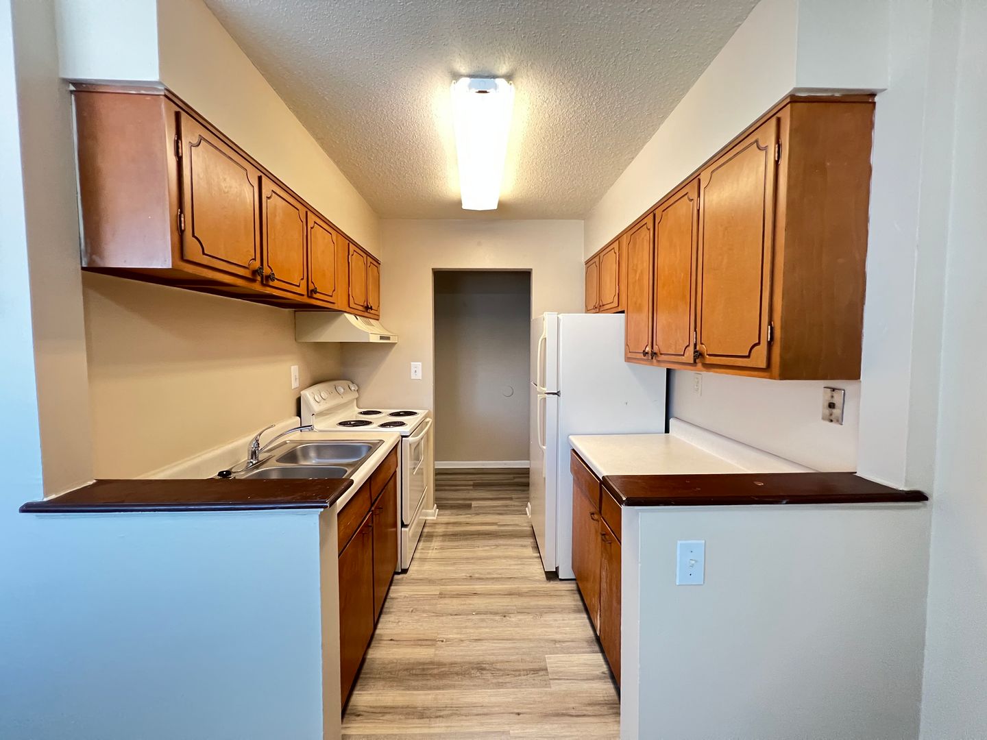 Urbandale Apartment: 7715 Hickman Road
