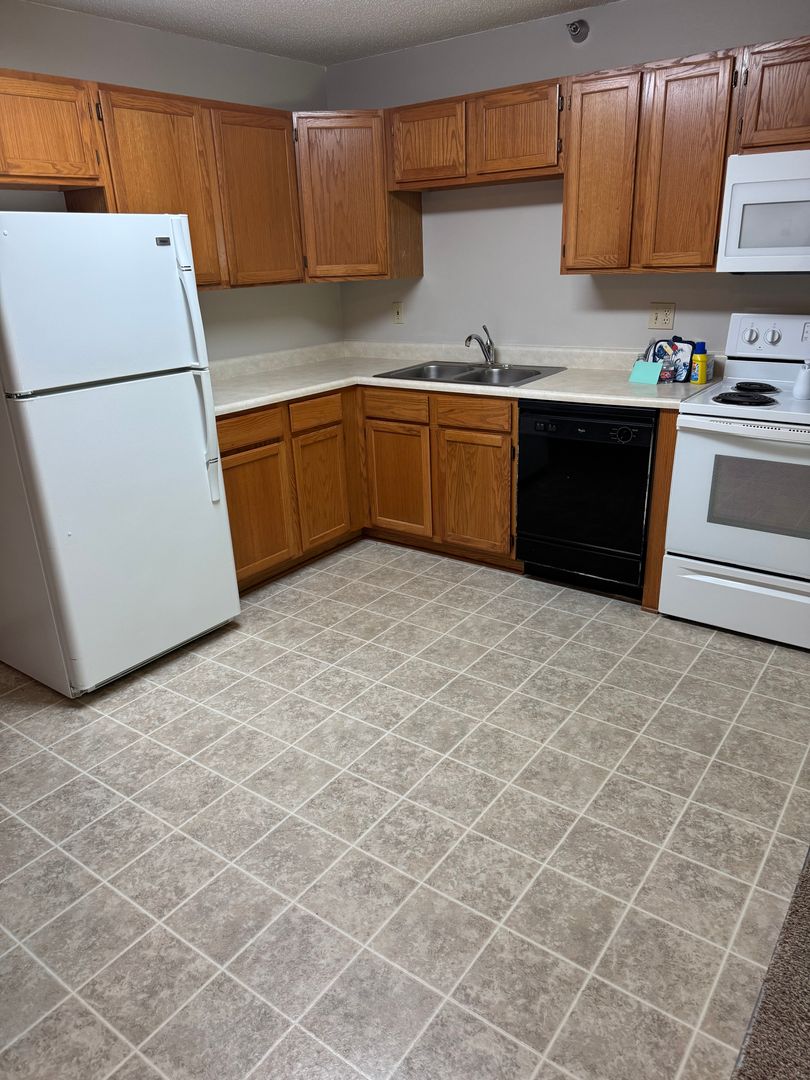 West Des Moines Apartment: 2625 Vine Street