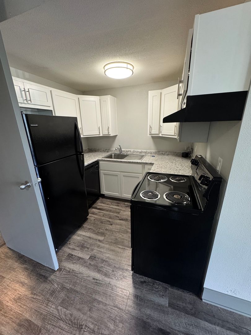 Des Moines Apartment: 2270 Bell Ave