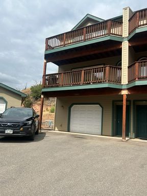 Duplex in West Glenwood! – photo 1