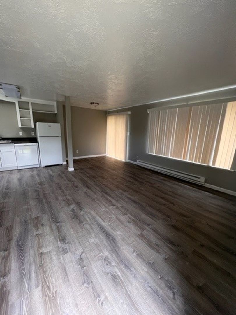 Olympia Apartment: 122 Lilly RD NE