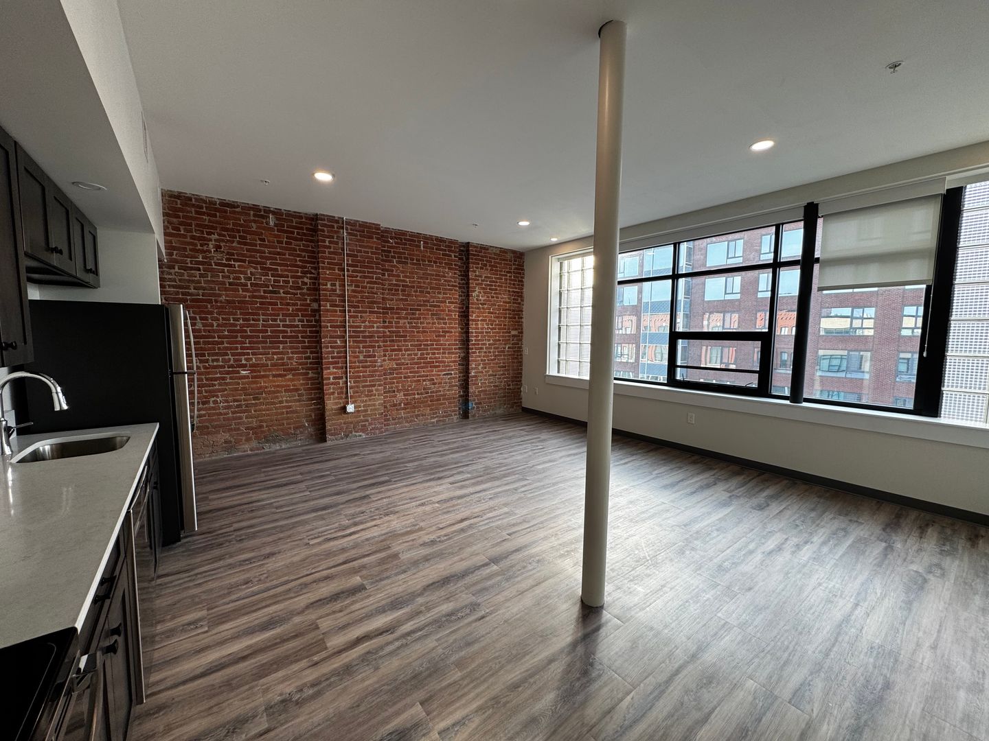 Manchester Apartment: 1217 Elm Street