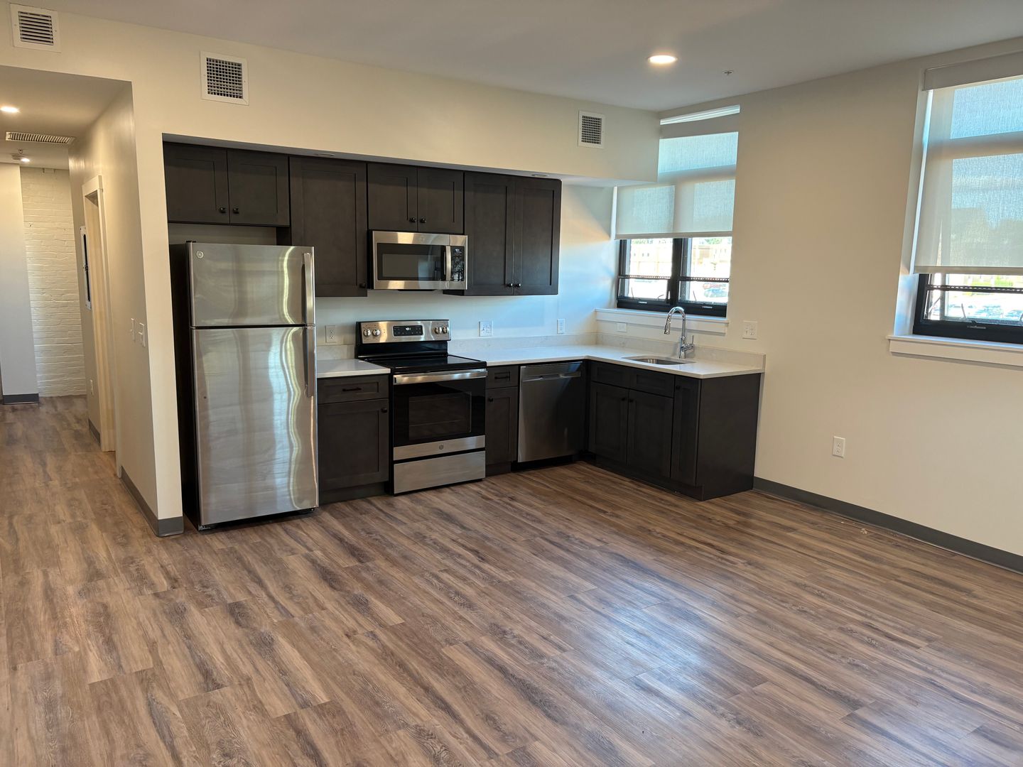 Manchester Apartment: 1217 Elm Street