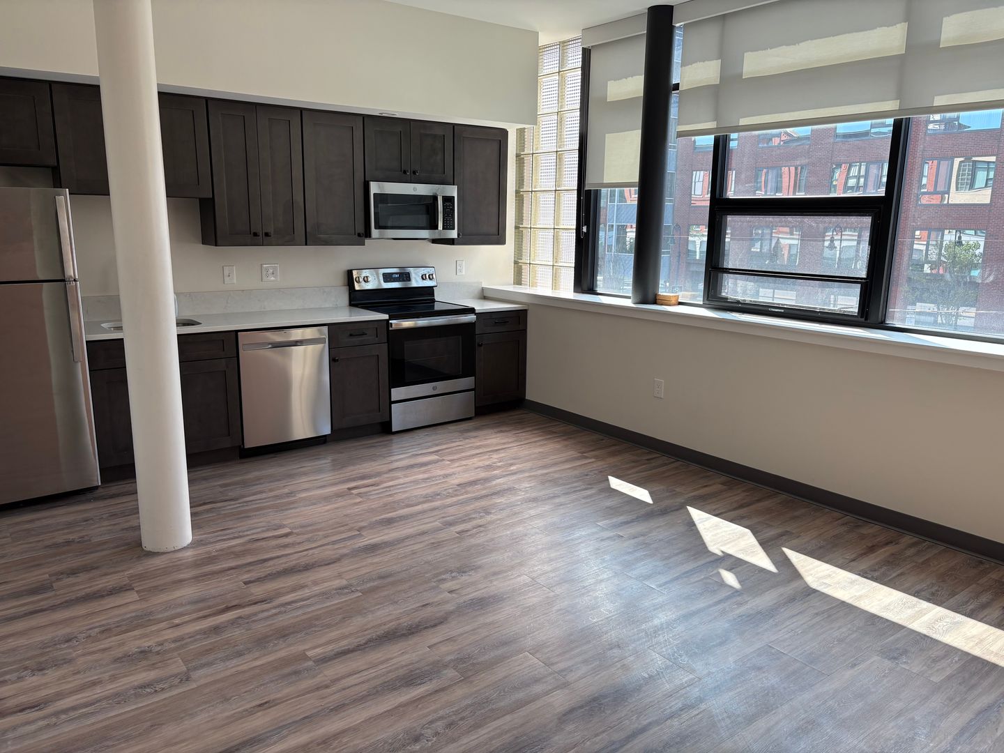 Manchester Apartment: 1217 Elm Street