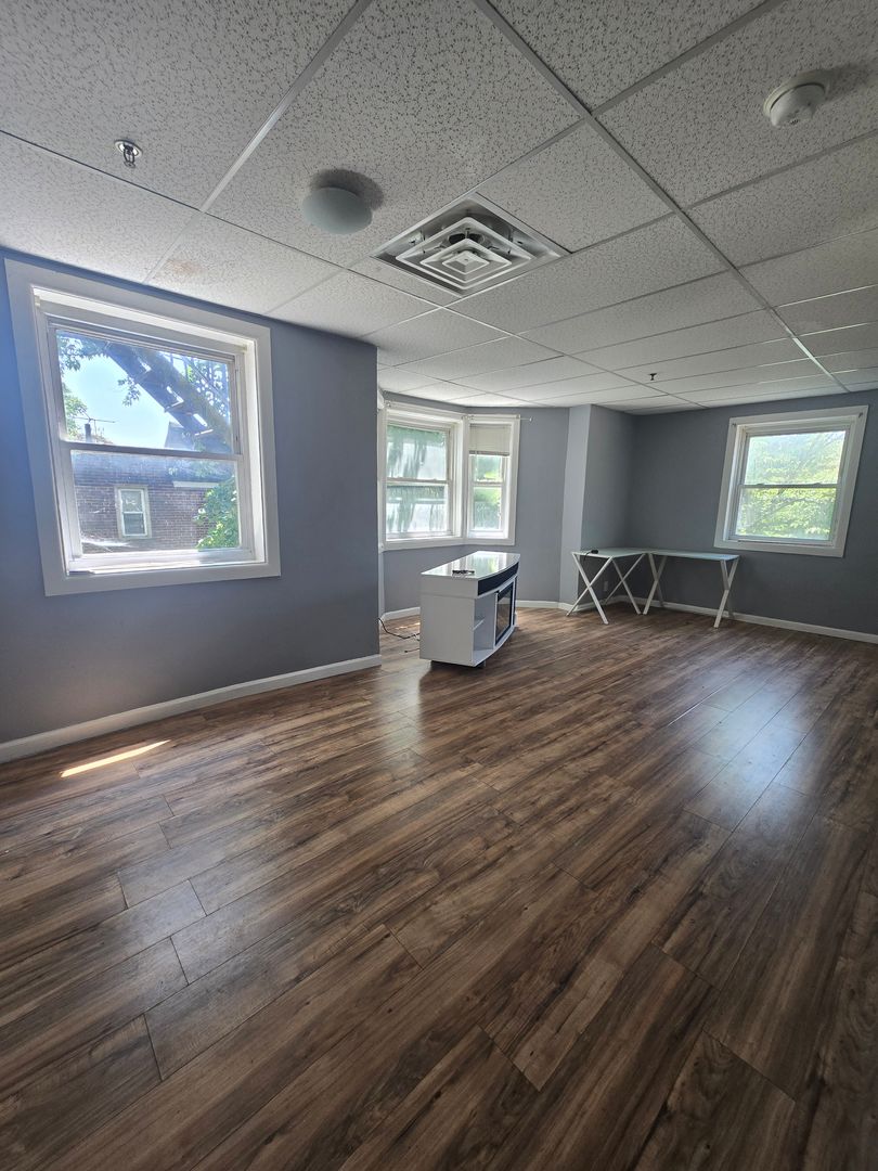 Sharon Hill Apartment: 317 Calcon Hook Rd