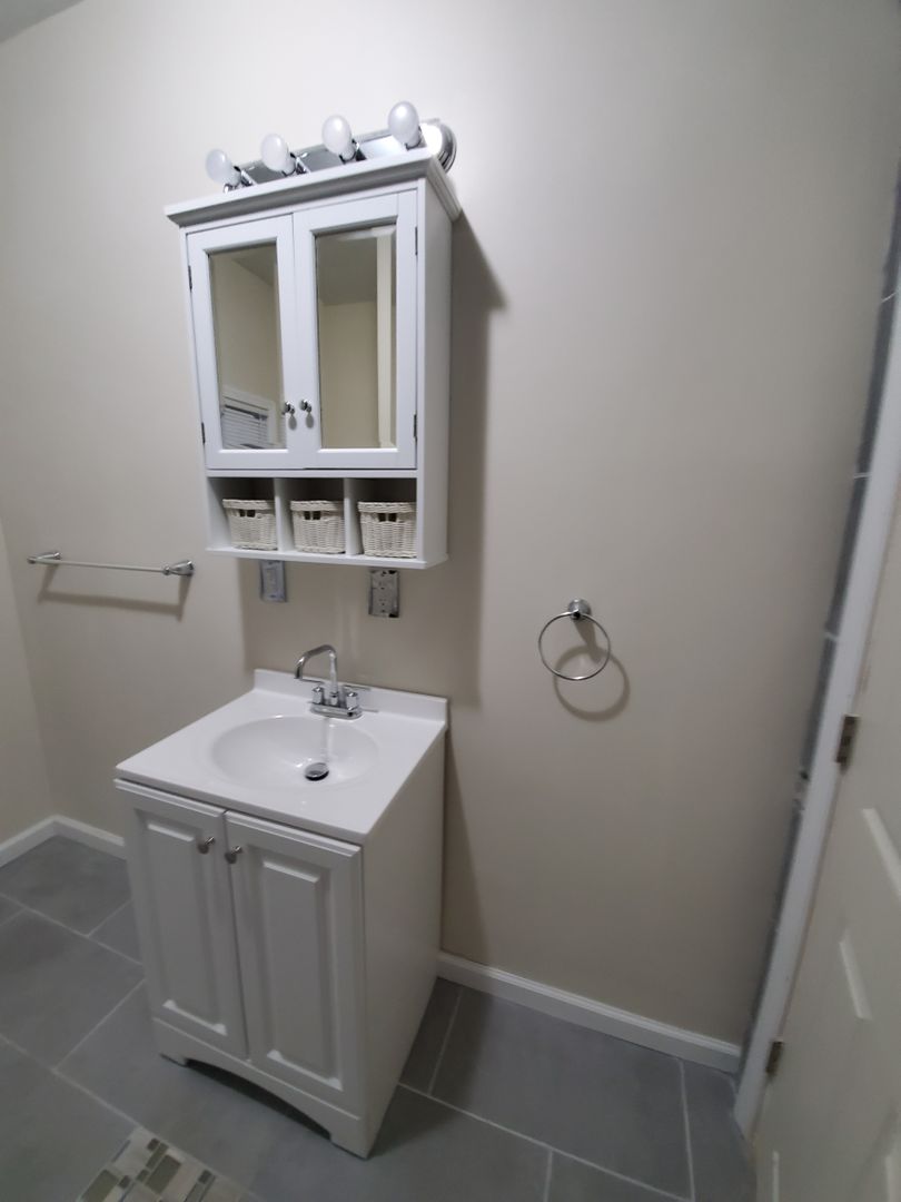 Philadelphia Apartment: 6532 Torresdale Ave