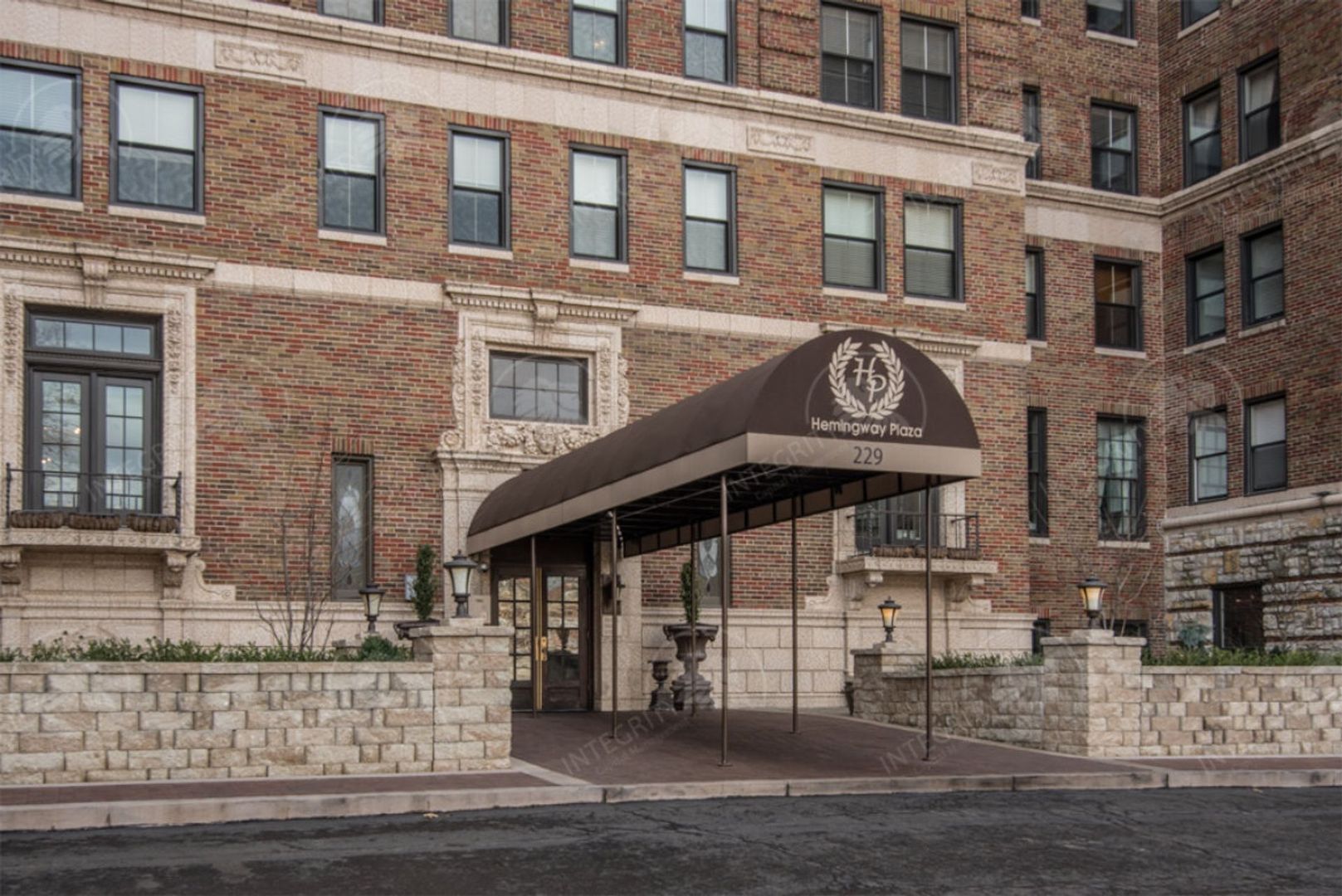 Kansas City Apartment: 229 Ward Parkway