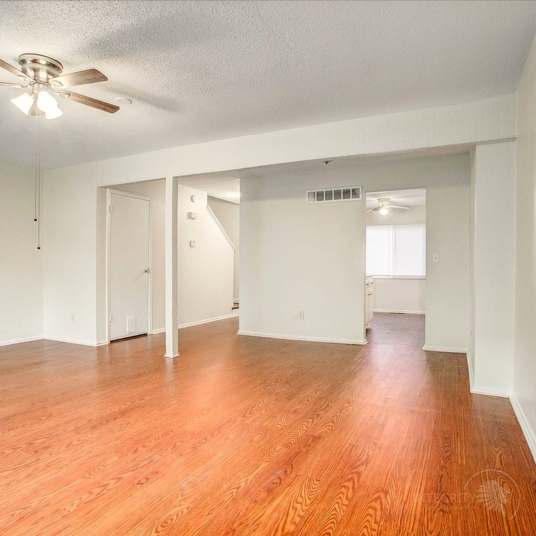Kansas City Townhome: 3305 Bridge Manor Dr