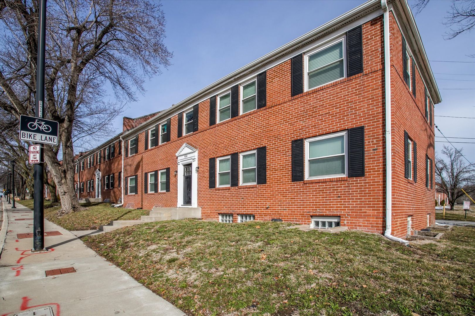 Kansas City Apartment: 902- 914 Emanuel Cleaver II Blvd.