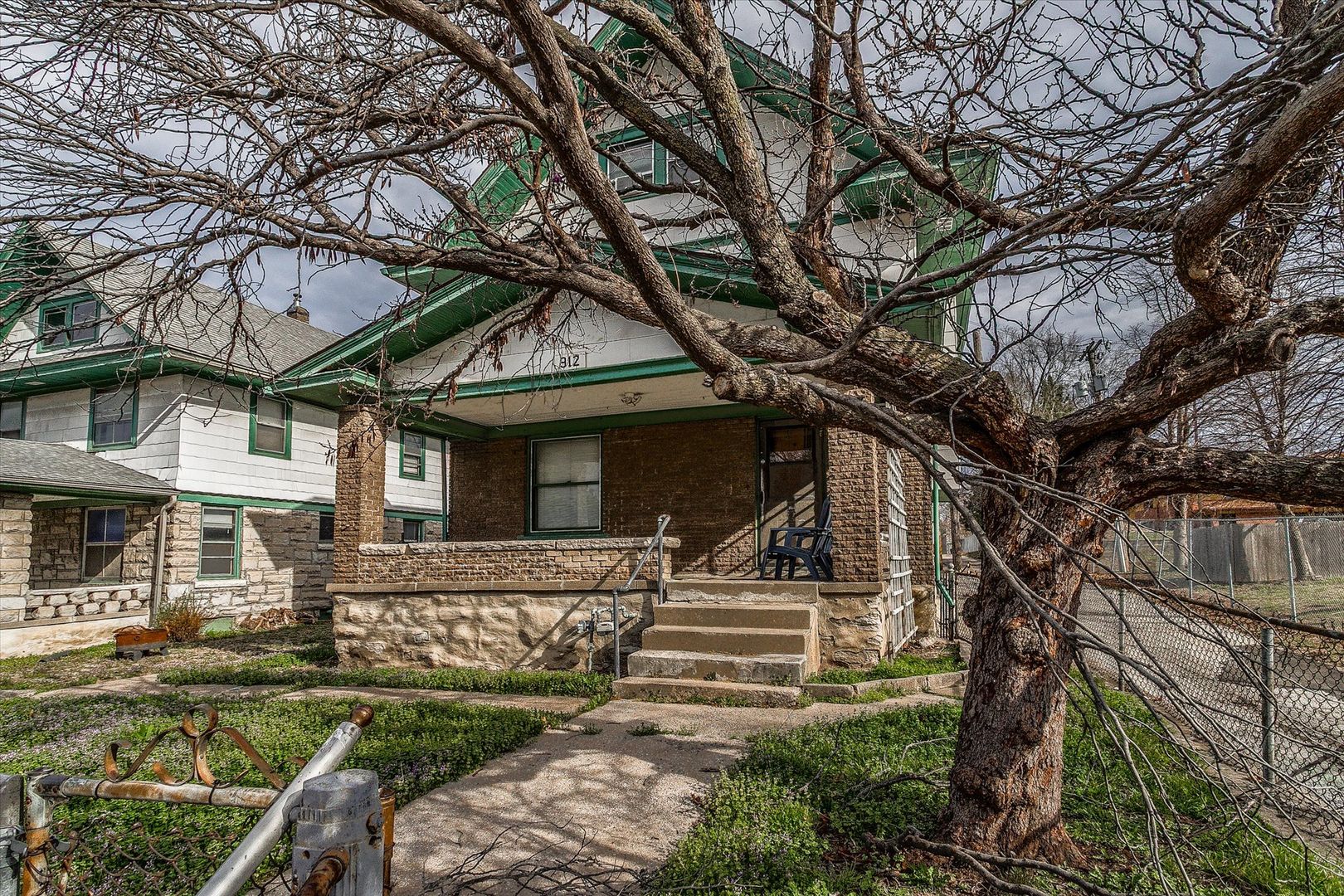 Kansas City House: 912 E 31st St