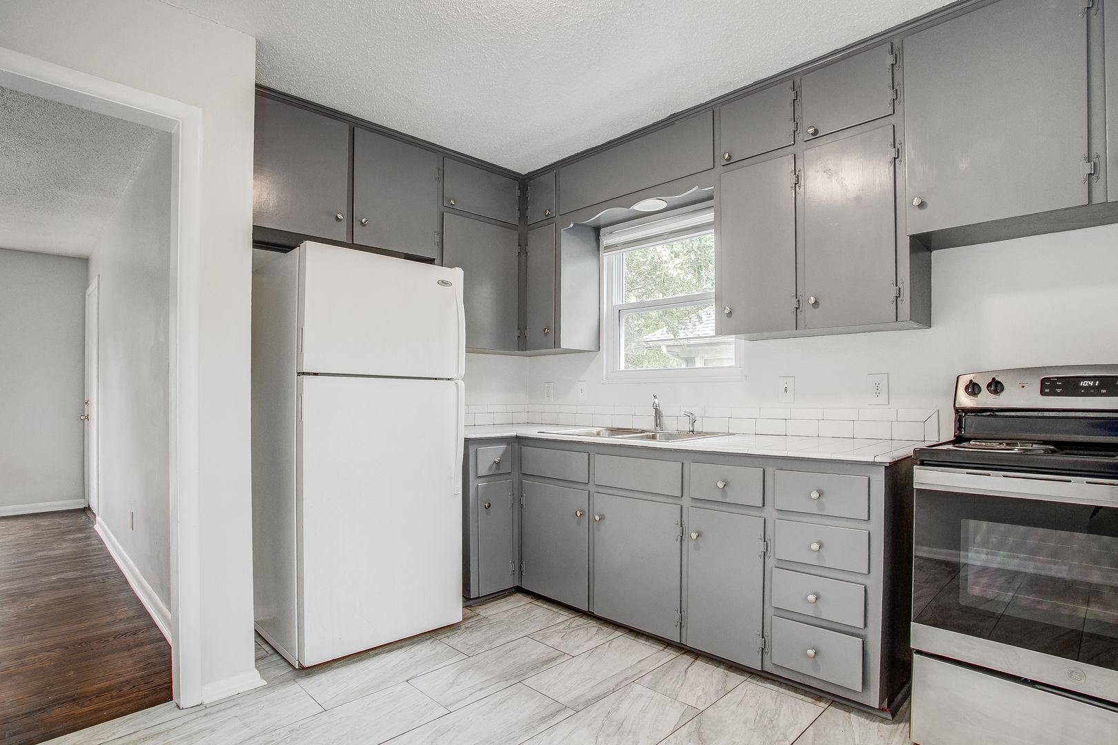 Kansas City Apartment: 3604 East 61st Street