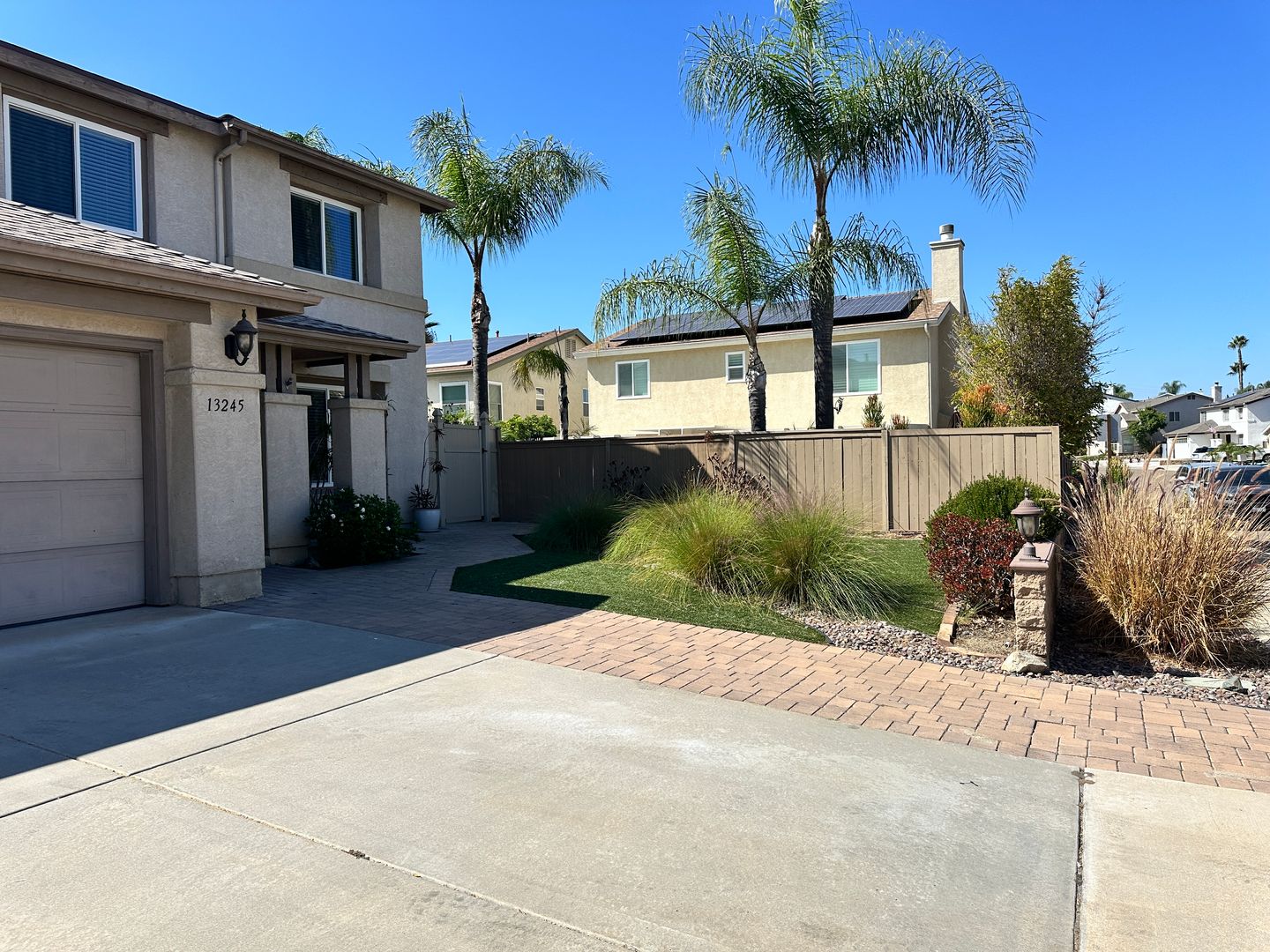 Lakeside House: 13245 Morning Glory Dr