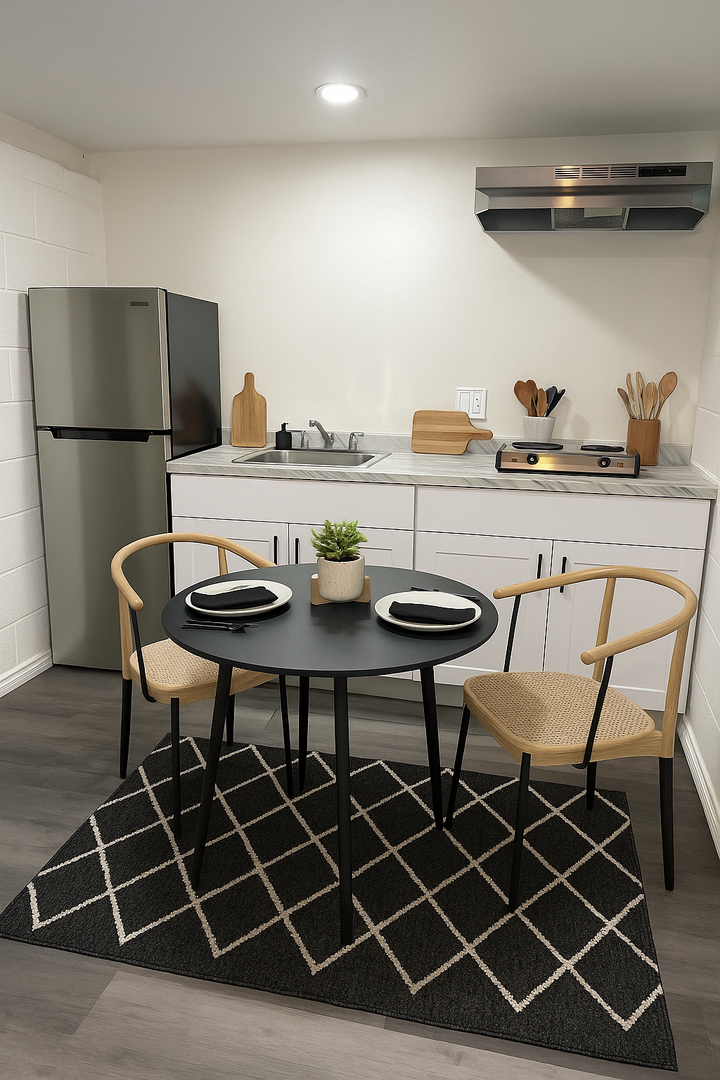 Downey Apartment: 9719 Priscilla St.