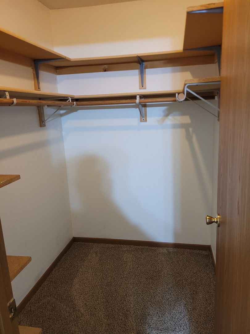 Plover Apartment: 260-276 Paradise Lane