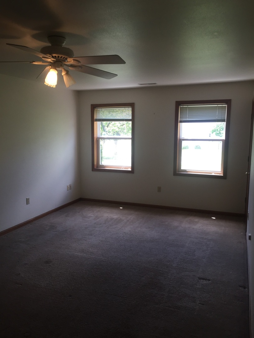 Pewaukee Apartment: N25 W24011 River Park Drive
