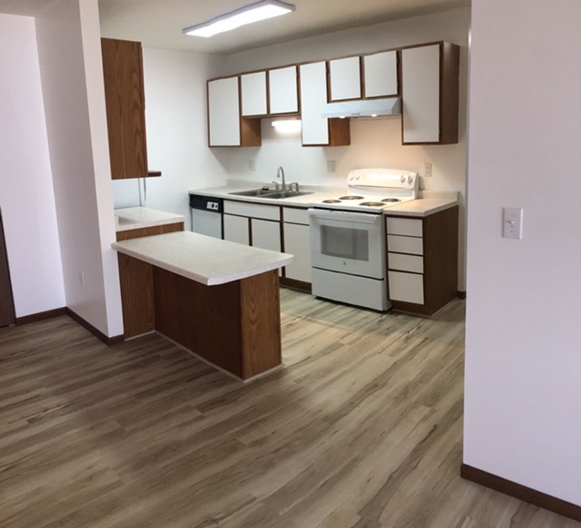 Onalaska Apartment: 913 12th Ave S. and 916 13th Ave S.