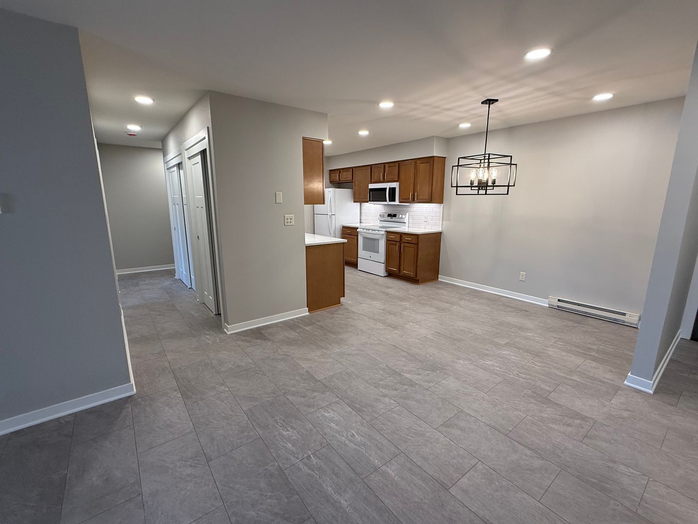 Menomonee Falls Apartment: N80 W13004 Fond du Lac Ave