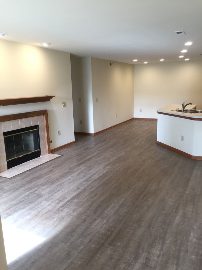 Pewaukee Apartment: N25 W24011 River Park Drive