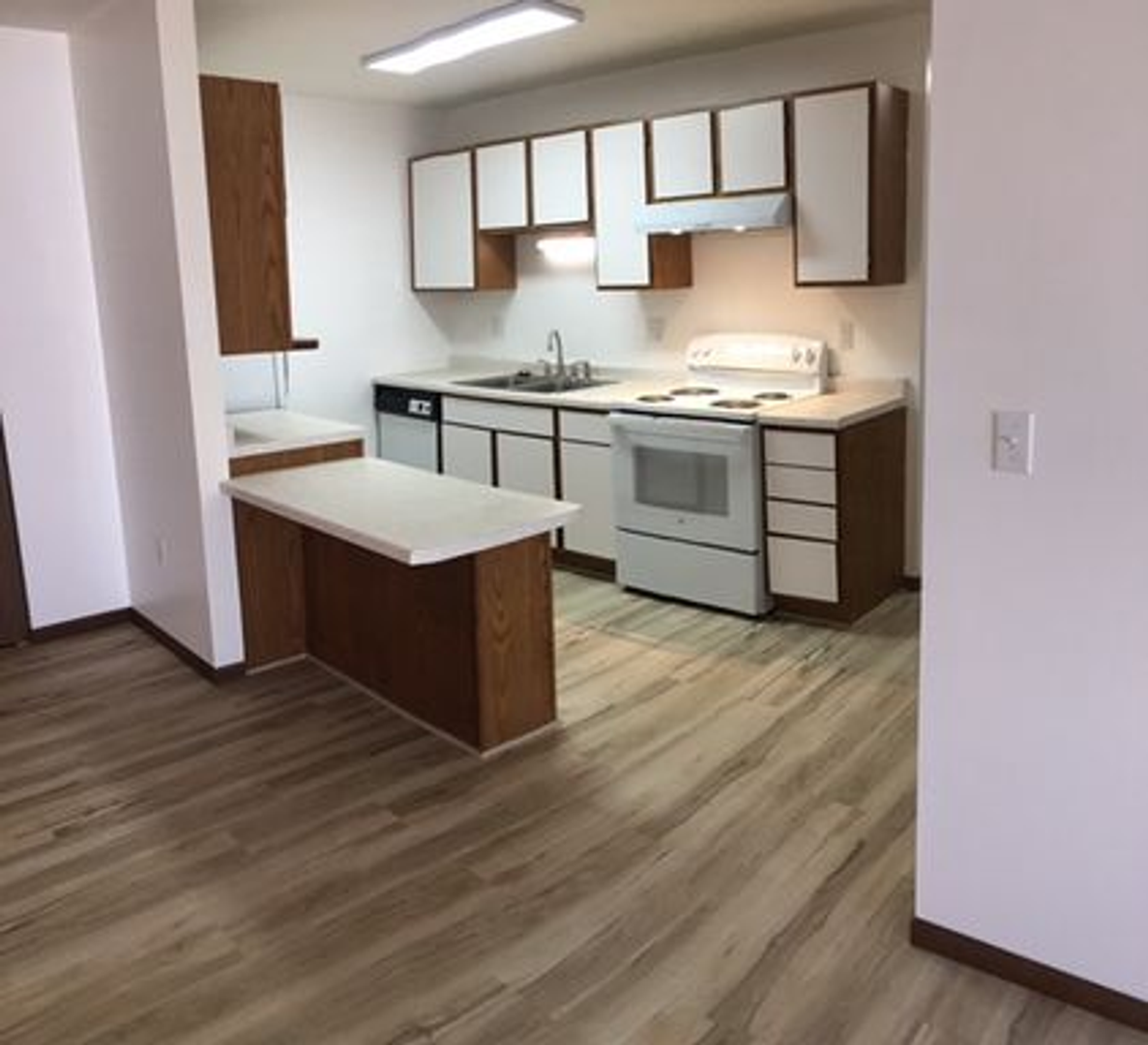 Onalaska Apartment: 913 12th Ave S. and 916 13th Ave S.