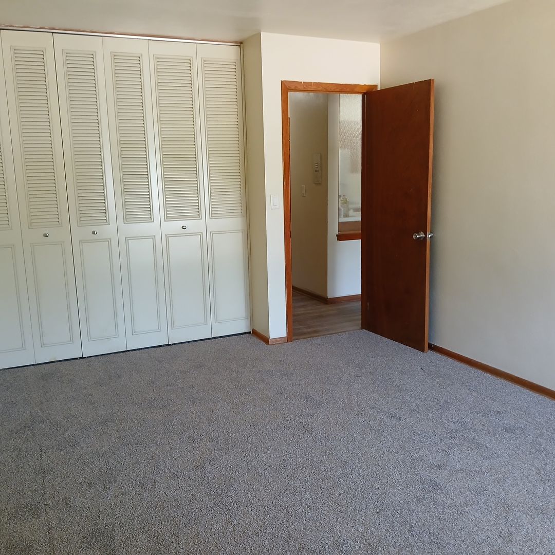 Arrowhead Pointe 4 of 6