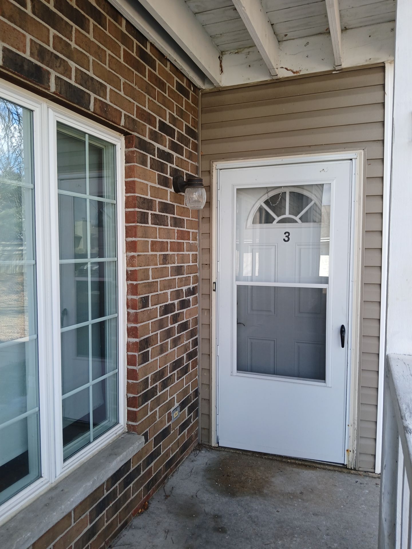 Delavan Apartment: 1114-1122 Phoenix Street