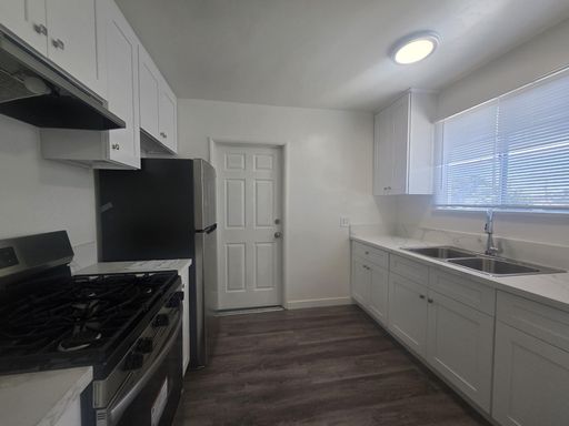 Newly Renovated 2BD 2BATH! – photo 1