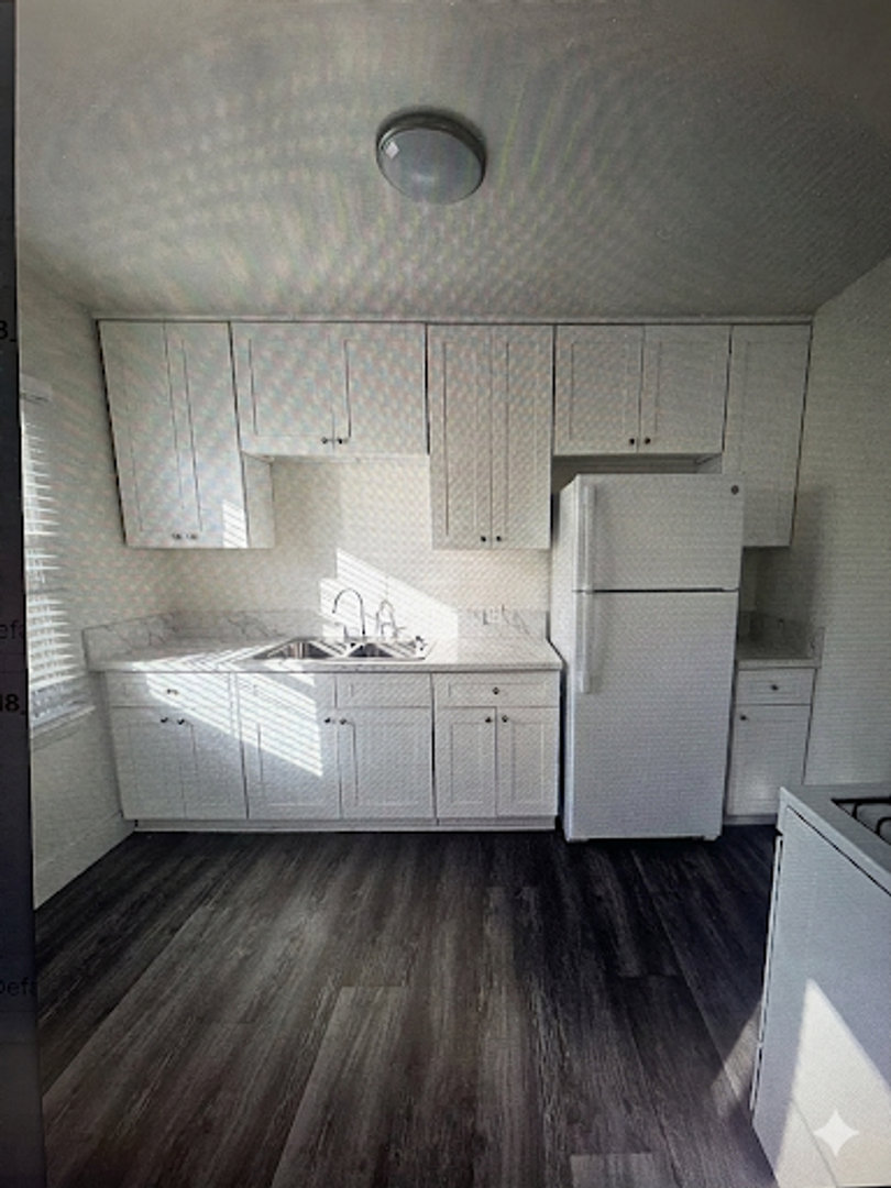 Glendale Apartment: 409 E. Harvard Street