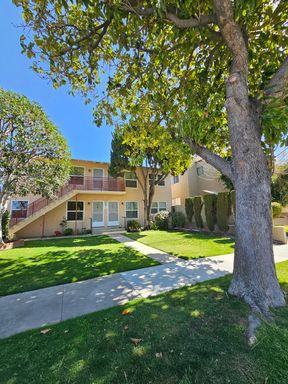 APARTMENT IN NORTH GLENDALE – photo 1