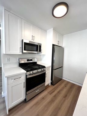 $1,550/month for an Updated 1-Bedroom Apartment in Prime Location – photo 1
