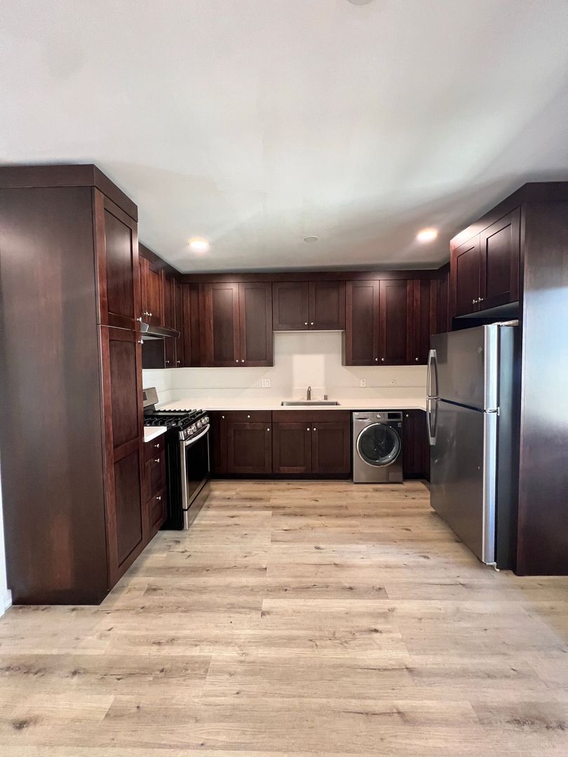 Glendale Apartment: 1133 N. Louise