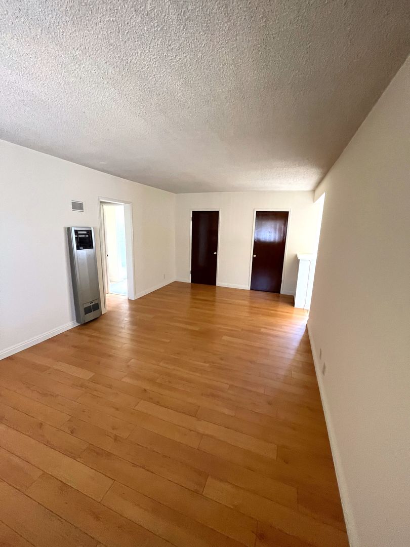 Glendale Apartment: 319 N. Maryland