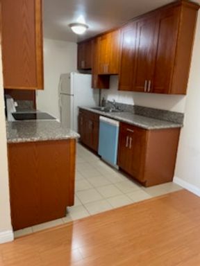 Reseda 1BD 1BATH AVAILABLE