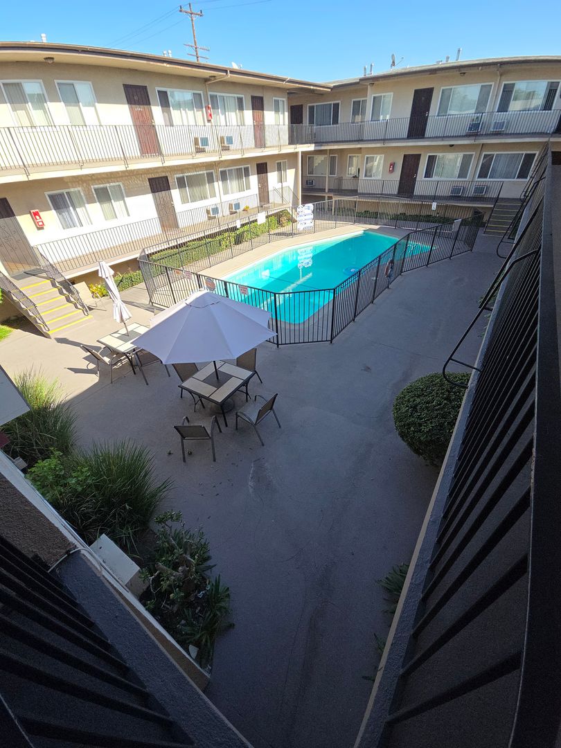 Glendale Apartment: 812 S. Glendale Avenue