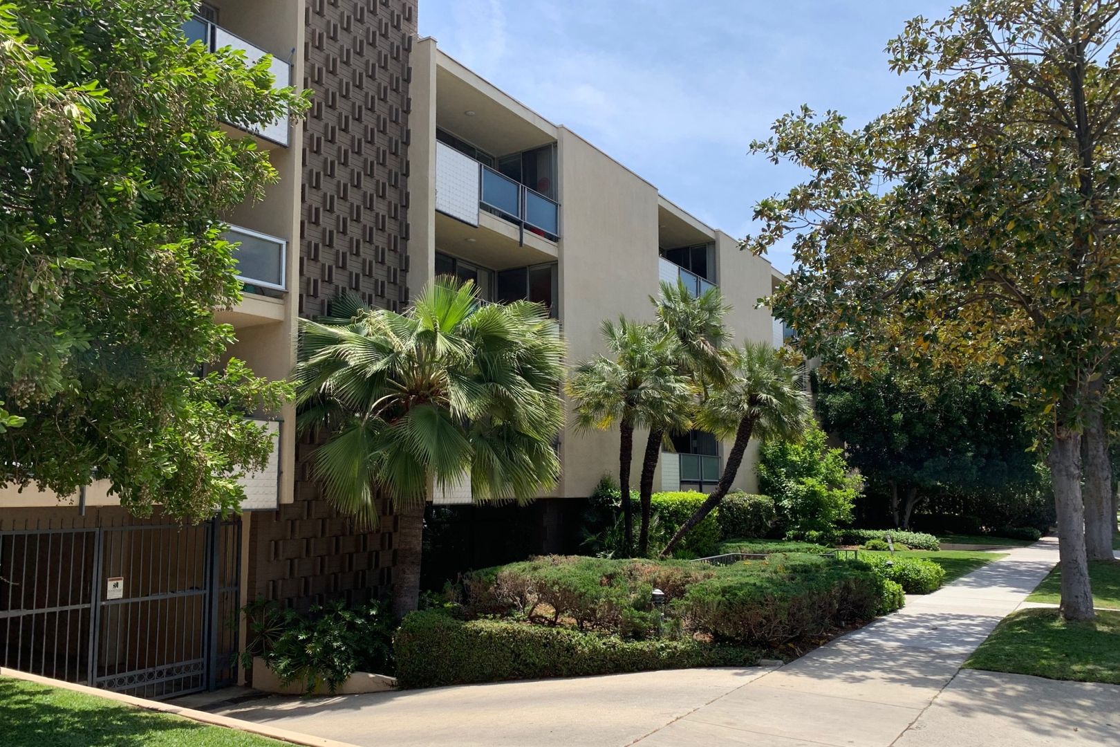 Glendale Apartment: 420 N. Louise Street