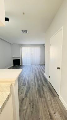 Spacious 2-Bedroom Townhome-Style Unit- 2 Floors!