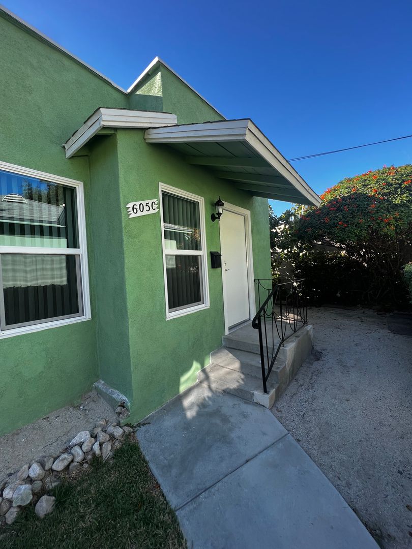 Glendale Apartment: 605-609 S. Adams Street