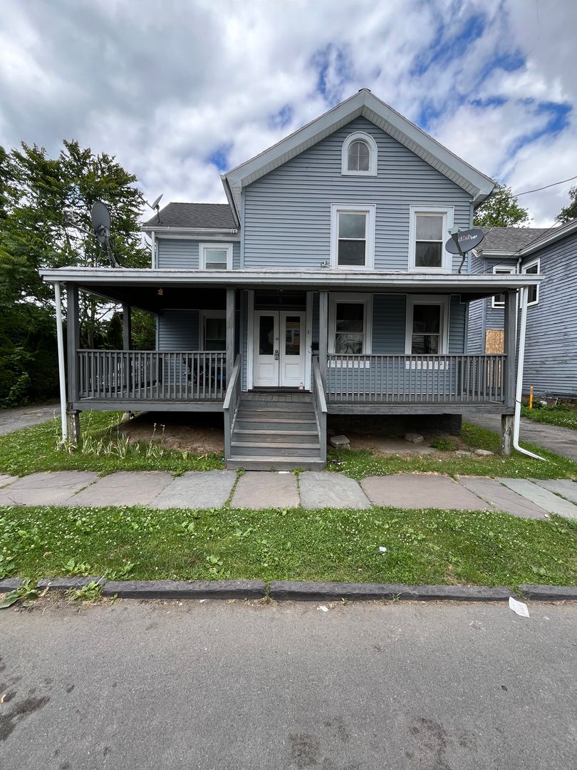 Kingston Apartment: 47 Elmendorf St