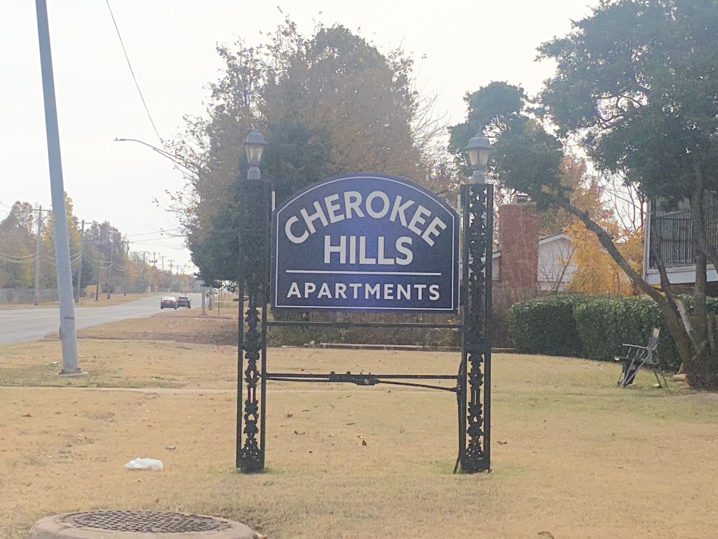 Warr Acres Apartment: 7219 N. Macarthur Blvd