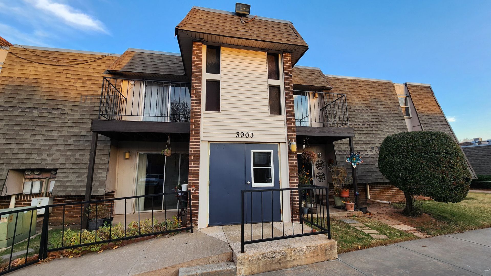 Bethany Apartment: 3901 N. Rockwell Ave.