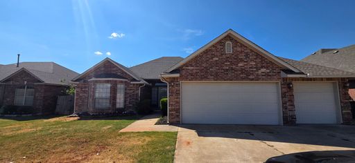 3 Bed 2 Bath in Moore! – photo 1