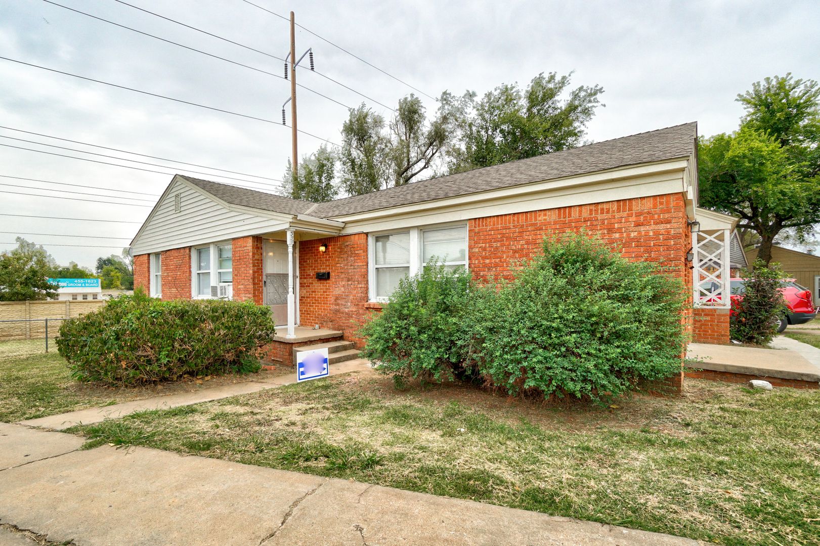 Midwest City House: 534 Monroney Drive