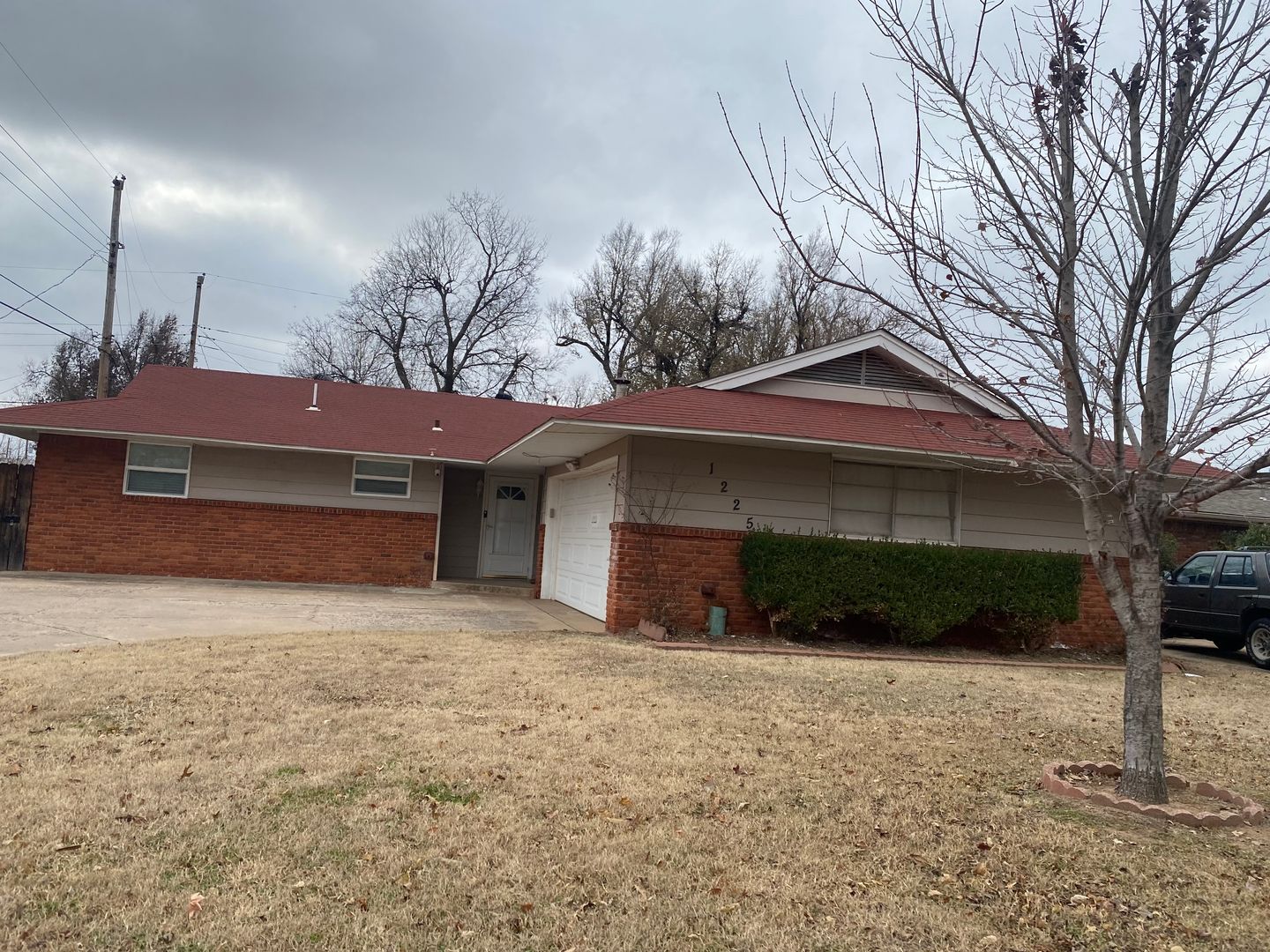 OKC House: 1225 N. Vermont Ave