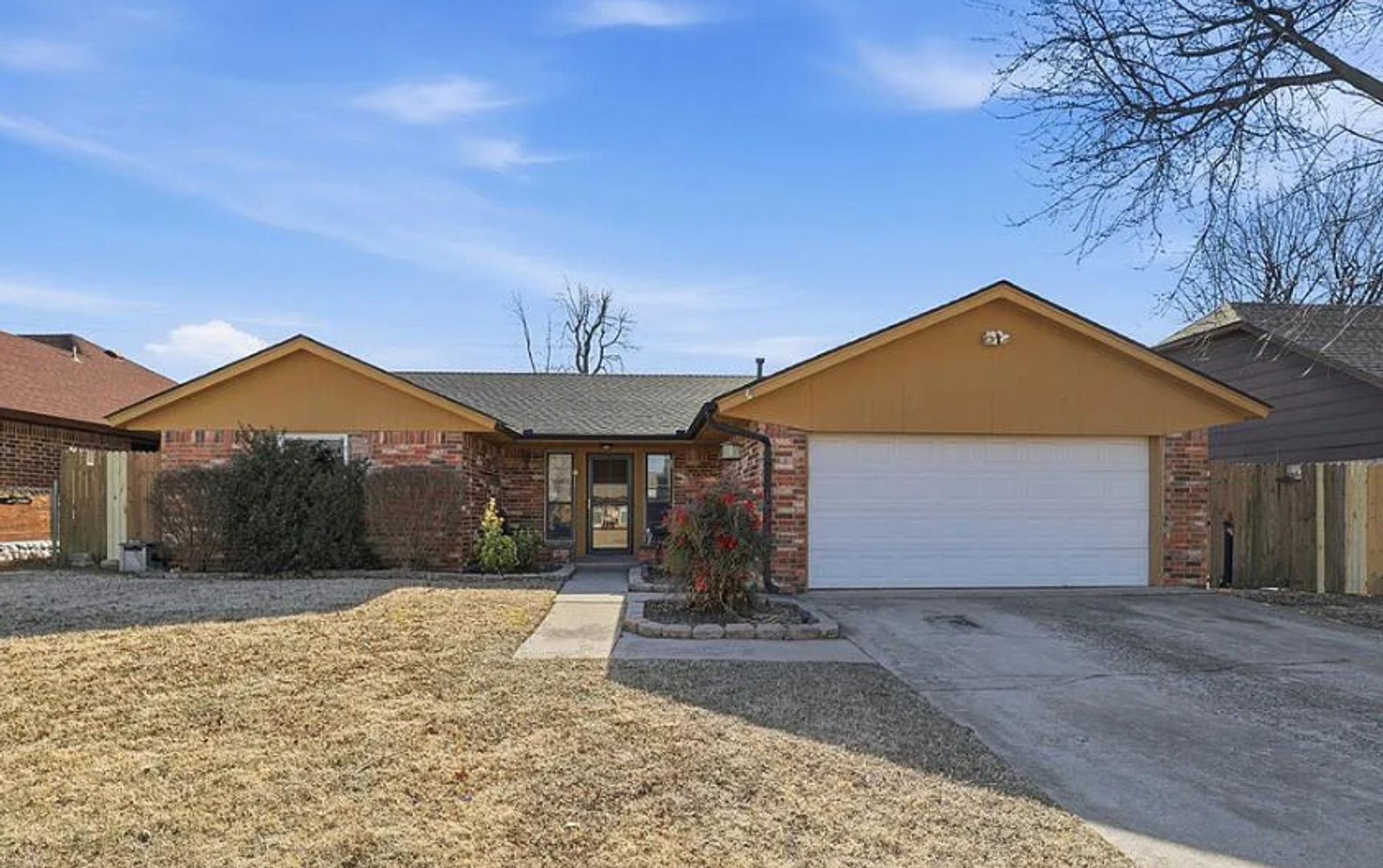 Yukon House: 1008 Royal Ln