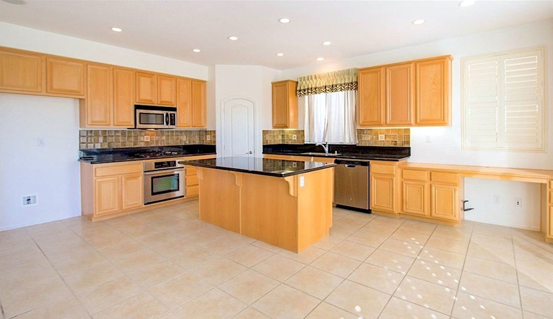 1560 Gazebo Ln, Hemet, CA 92545