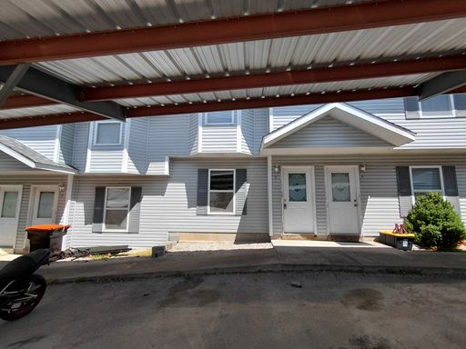 Duplex close to post – photo 1