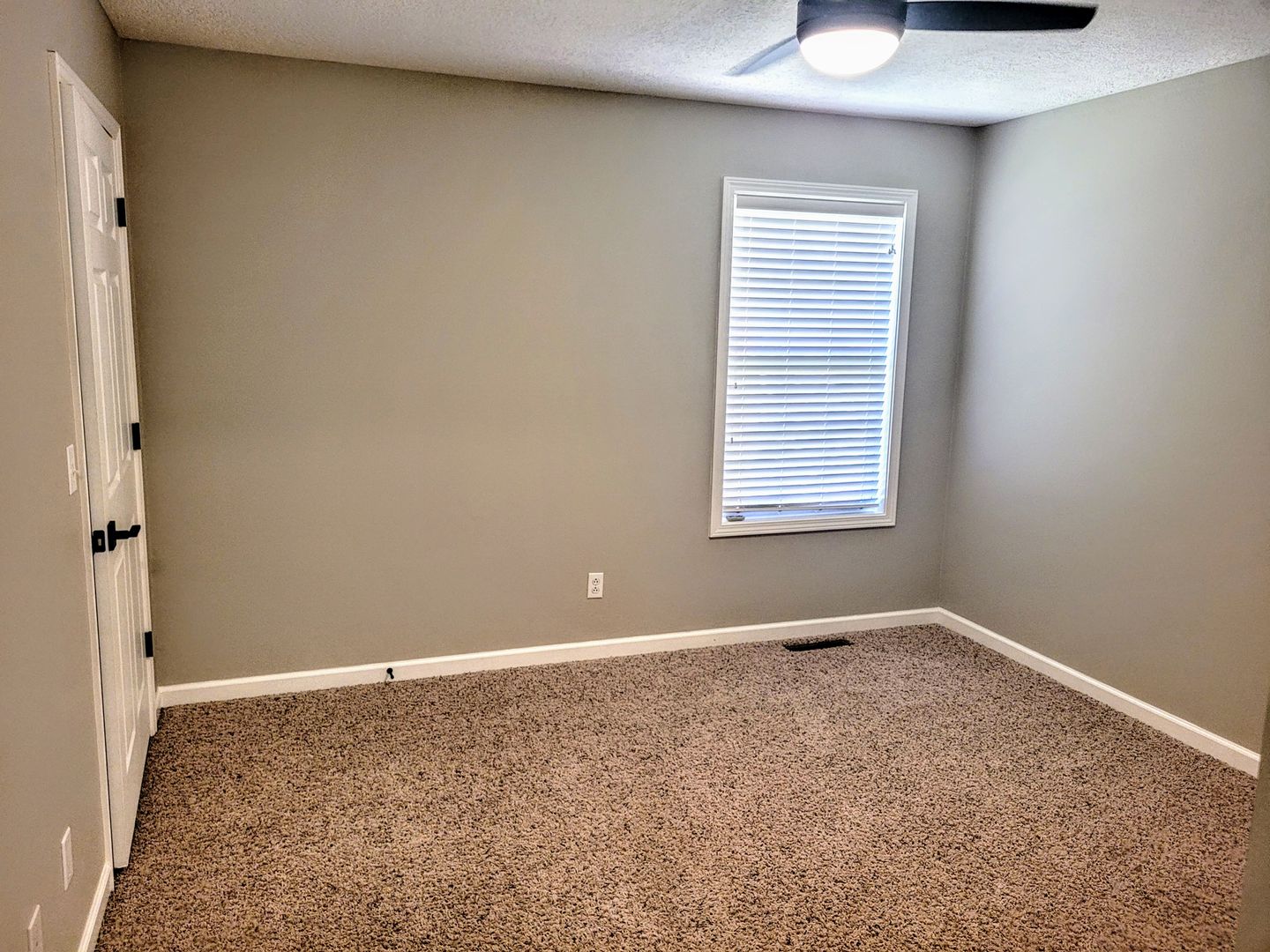 24672 Talladega Rd, St. Robert, MO 65584