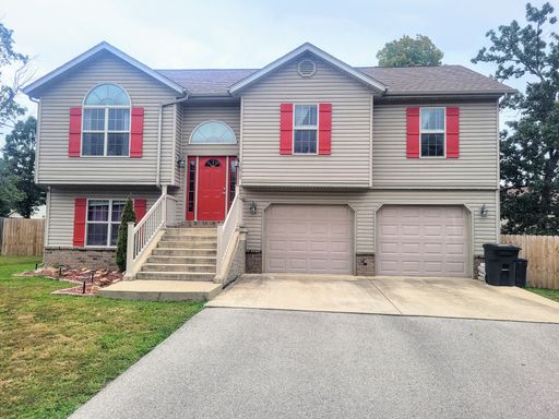 Single Family Home! – photo 1