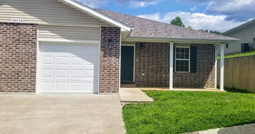 Pet Friendly, spacious home! – photo 1