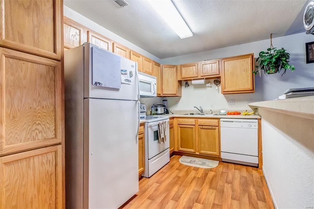 St. Robert Apartment: 21067 Harbor