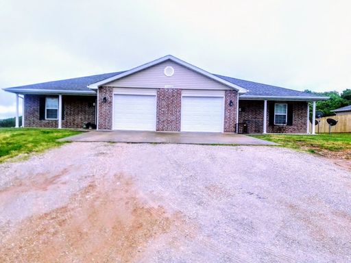 Great Duplex close to post – photo 1